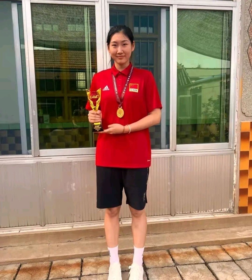 苗子, 她有点挑球