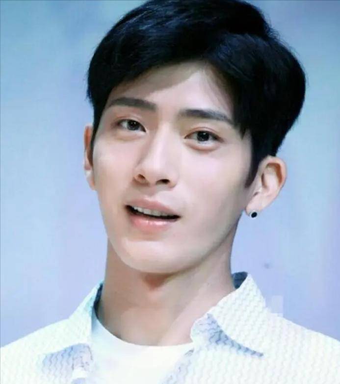 的陆续离开, 和期待, 梁做队长