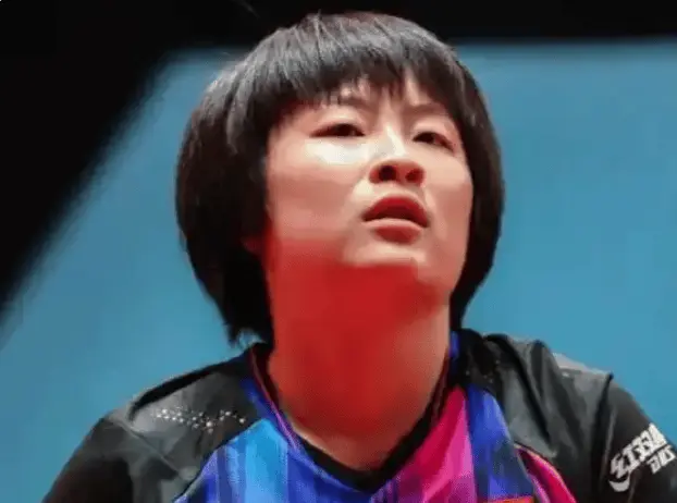 岁小将三次, 指出覃予萱, 桥本简直是